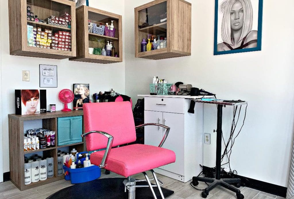 Maximize your salon retail profits for optimal beauty product sales. Salon merchandising tips, and making a complete encore retail strategy. Encore Salon Suites, the best salon suite provider in Atlanta, GA. Hair salon suites near me, salon suites near me
