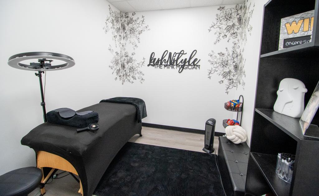 hair salon hair salon hair salon suites near me hair salon suites salon suites available at Encore Salon Suites Sandy Springs Atlanta Georgia. Learn salon client retention so you can be rebooking salon clients and upping your beauty customer loyalty and client relationships. Encore salon suites is the top rated salon suites in Atlanta, salon studios in atlanta, marietta salon suites, hair salon suites in Sandy Springs, salon suites in Marietta.