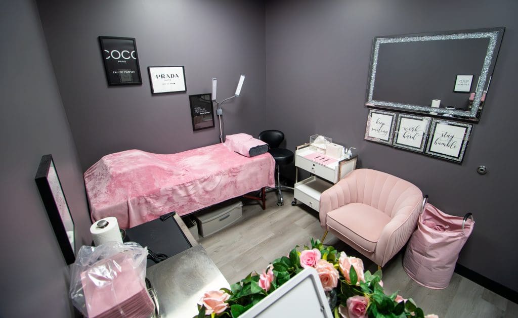 Find a beauty niche Atlanta to express your unique salon services. A strong salon specialization strategy for Atlanta beauty specialities in a private salon suite. Encore Salon Suites is the premier salon suite provide in the Atlanta area, contact Encore today to schedule a tour.