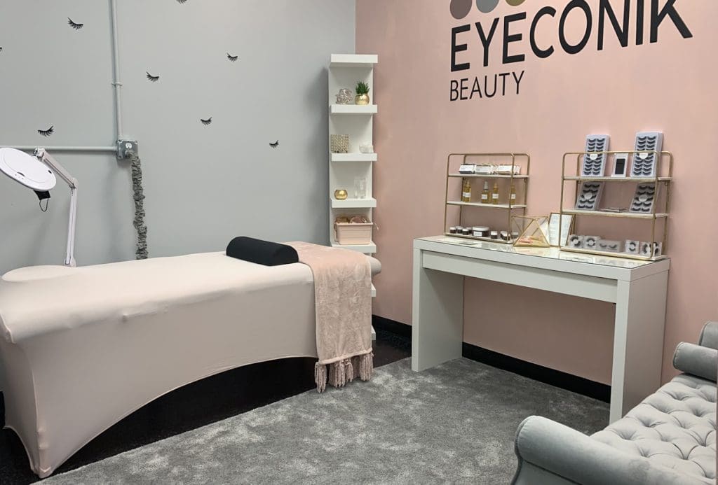Salon Suite vs Commission: which has the better beauty earning potential. Learn through a stylist salary comparison which salon profit model is better for you. Encore Salon Suites is the premier hair salon suite provider in the Atlanta area. Salon suites for rent, salon suites near me