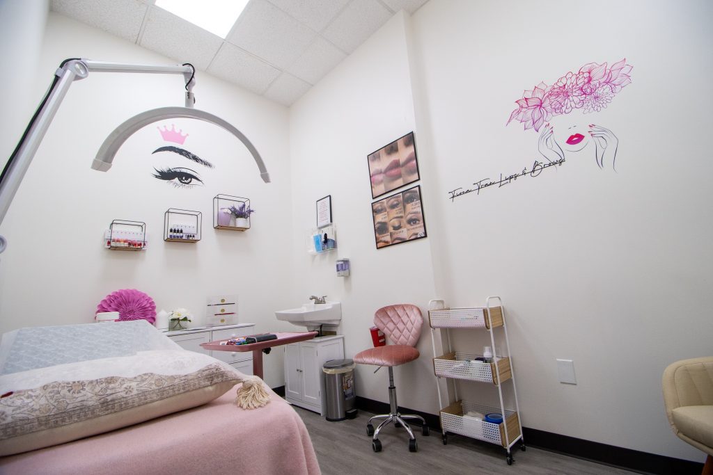 Encore Salon Suites is the top provider of salon suites in the Atlanta area. Offering beauty professionals salon suites for rent in Marietta and Sandy Springs, they are able to run their independent beauty business on their terms. Encore's hair salon suites for rent in Sandy Springs are perfect for hair stylists, med spa nurses, nail technicians, lash technicians, and so many more can all find the perfect salon suites in Atlanta. Salon suites near East Cobb, Marietta salon suites, salon studios in Sandy Springs, Salon suites near vinings, Dunwoody salon suites, salon studios for rent in Marietta, Woodstock salon suites. Marietta estheticians, private suite, skincare business