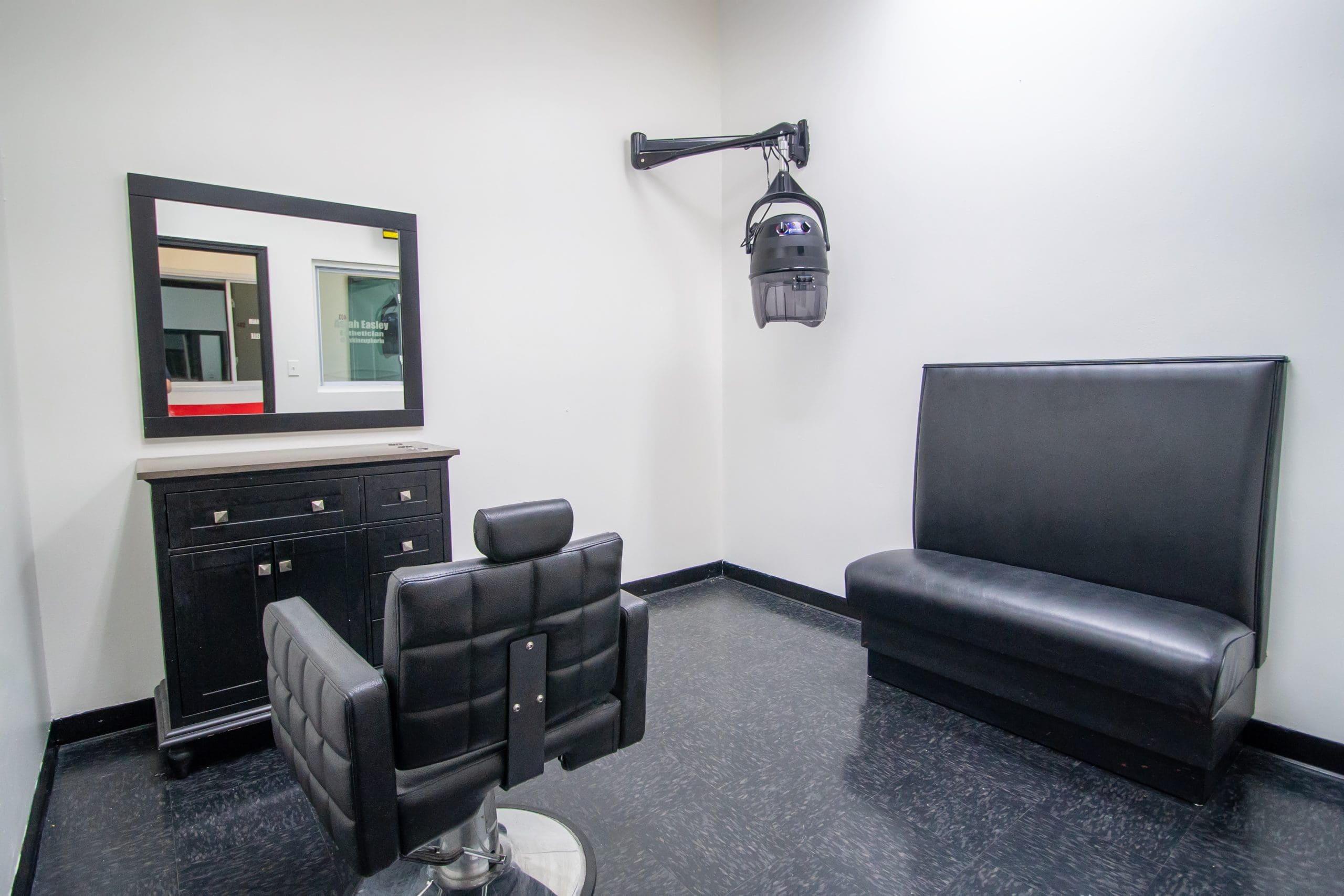 Learn how to boost your atlanta salon suite earnings for exceptional beauty business growth. Using salon income strategies to gain financial success. Encore salon suites is the top rated salon suites in the Atlanta area. Hair salon suites in Sandy springs, Marietta salon suites, atlanta salon studios.