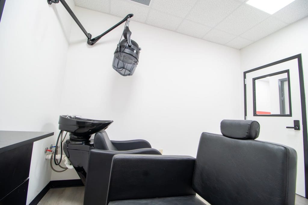 See why Marietta beauty entrepreneurs are moving towards Marietta salon suites. Encore Salon Suites is the top provider of salon suites in the Atlanta area. Offering beauty professionals salon suites for rent in Marietta and Sandy Springs, they are able to run their independent beauty business on their terms. Encore's hair salon suites for rent in Sandy Springs are perfect for hair stylists, med spa nurses, nail technicians, lash technicians, and so many more can all find the perfect salon suites in Atlanta. Salon suites near East Cobb, Marietta salon suites, salon studios in Sandy Springs, Salon suites near vinings, Dunwoody salon suites, salon studios for rent in Marietta, Woodstock salon suites.