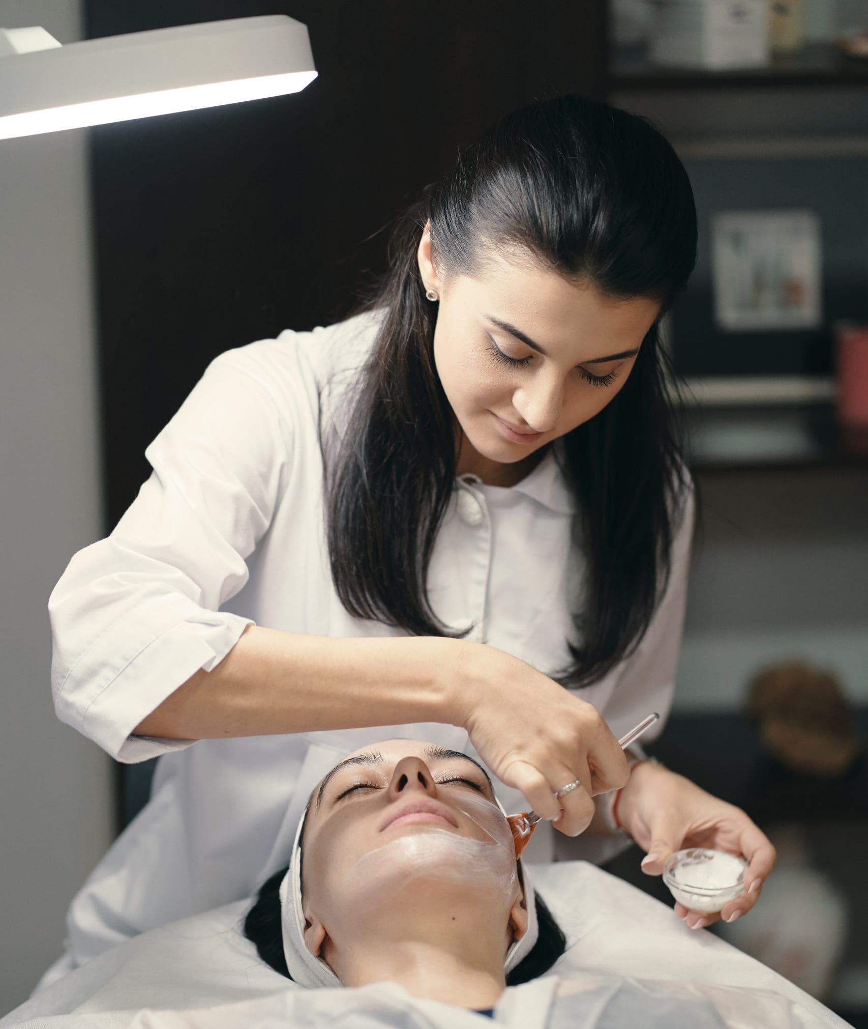 Encore Salon Suites is the top provider of salon suites in the Atlanta area. Offering beauty professionals salon suites for rent in Marietta and Sandy Springs, they are able to run their independent beauty business on their terms. Encore's hair salon suites for rent in Sandy Springs are perfect for hair stylists, med spa nurses, nail technicians, lash technicians, and so many more can all find the perfect salon suites in Atlanta. Salon suites near East Cobb, Marietta salon suites, salon studios in Sandy Springs, Salon suites near vinings, Dunwoody salon suites, salon studios for rent in Marietta, Woodstock salon suites. Sandy Springs salon suite, client retention, beauty services